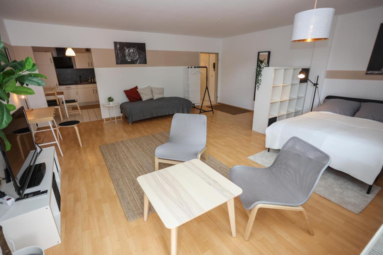 Fullhouse - - K70 - Elevator - Balcony - Smarttv Apartment *